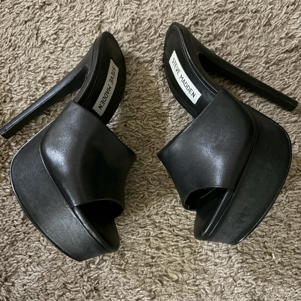 Steve Madden Black Women's Mules - Picture 3 of 4